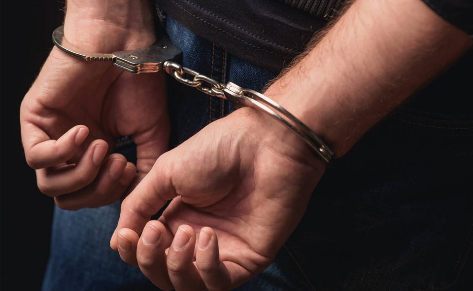 Συνελήφθη 35χρονος για κατοχή διαρρηκτικών εργαλείων και μαχαιροφορία