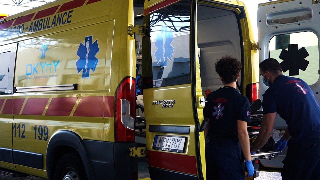 Μοτοσικλετιστής προσέκρουσε σε πάσσαλο-Μεταφέρθηκε στο Νοσοκομείο